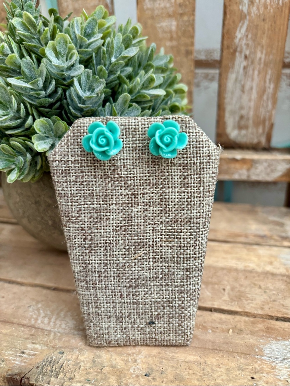 Julry Parts Women’s Flower Turquoise Stud Earrings NEW!